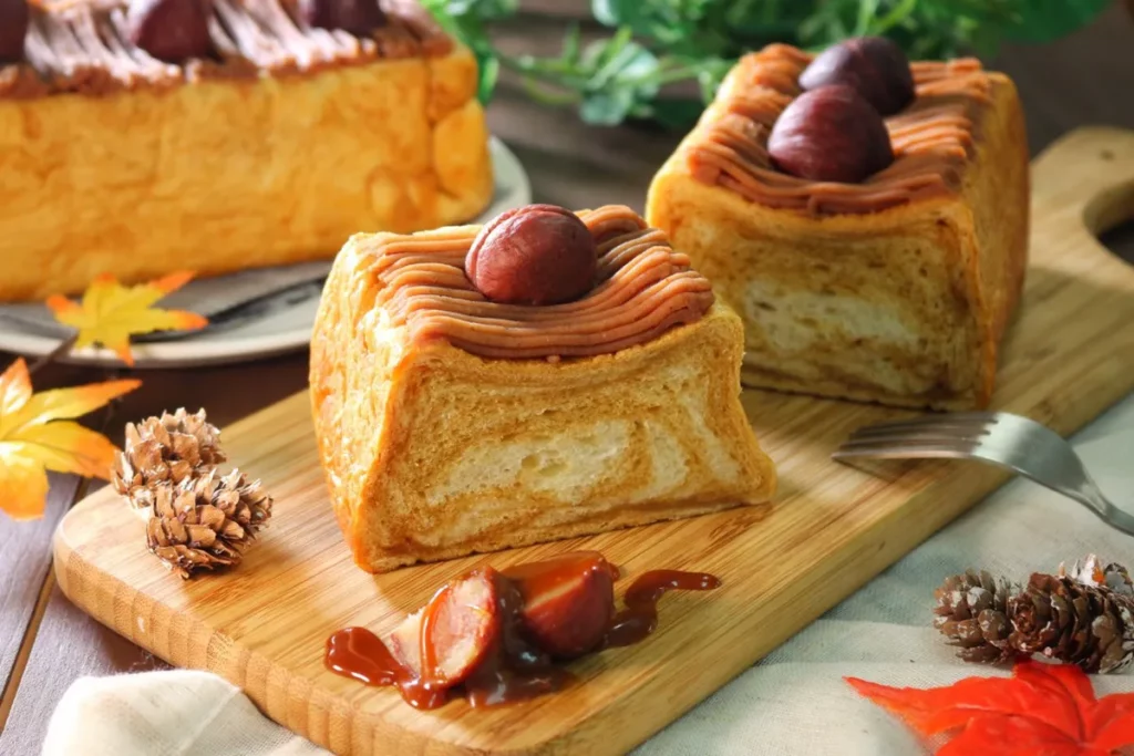 北海道十勝産「ゆめちから」100％の生食パンを展開する「パン以上、ケーキ未満。」は、季節のパウンドケーキシリーズとして「栗の生食パン」を12月下旬まで期間限定販売する。