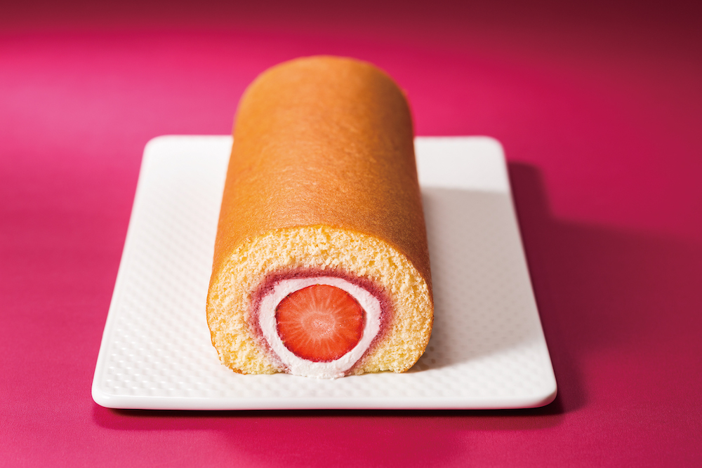 帝国ホテルの季節限定ロールケーキ「苺のミルクロール」税込み2,450円