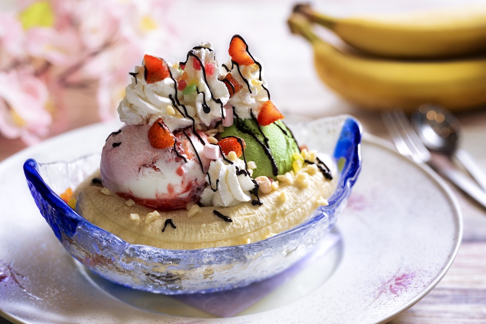 北海道洞爺湖温泉の「洞爺　湖畔亭」は、料理長特製デザート「バナナスプリット」付きプランの提供をスタートした。夕食時に1人1つまで提供する（大人のみ対象）。