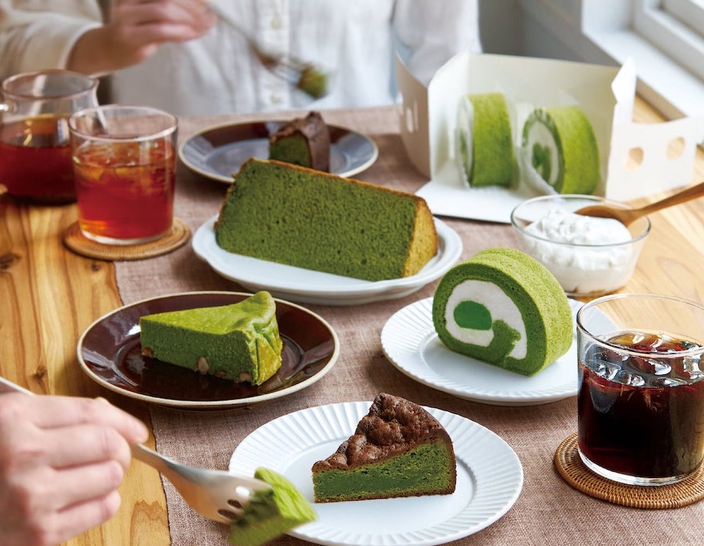 「nana's green tea」は4月27日に公式オンラインストアをオープンした。各店舗にて販売している人気の抹茶ケーキ各種を、ホールサイズにて販売。オンラインストア限定商品も提供する。