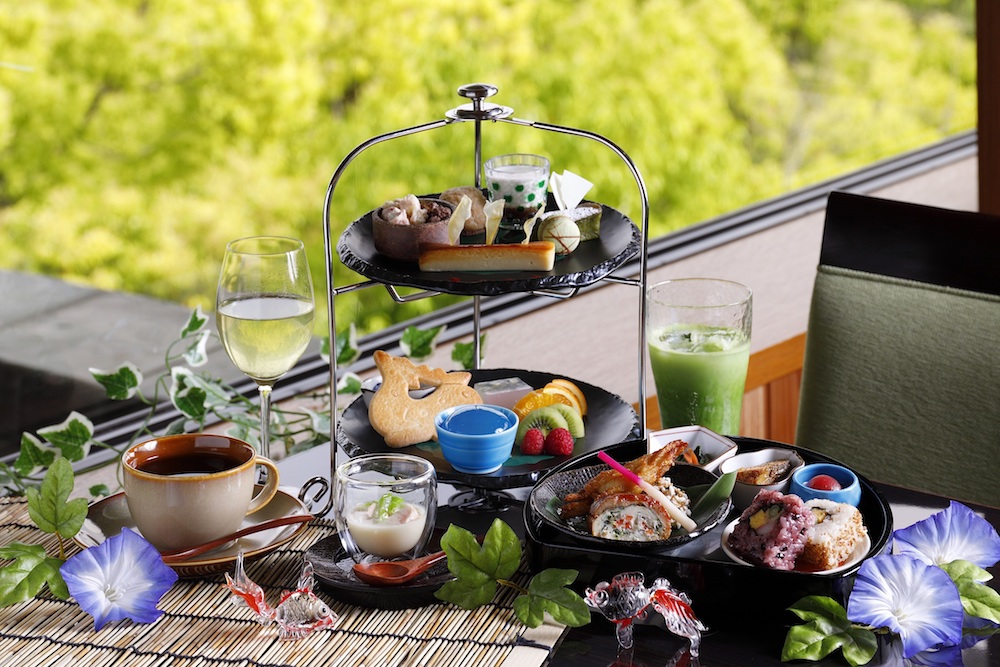 奈良ホテルは6月1日～8月31日、日本料理「花菊」にて、好評の「和風アフタヌーンティー」を夏季限定で販売する。価格は税込み6,050円（サービス料含む）。
