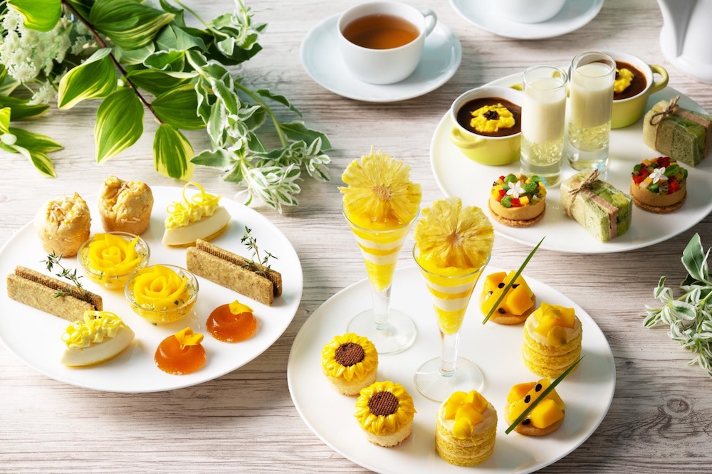 東京都品川区の東京マリオットホテルは6月1日～8月31日、1階のレストラン「Lounge ＆Dining G（ラウンジ アンド ダイニング ジー）」にて植物由来の食材のみを用いた「Vegan Afternoon Tea -Summer-（ヴィーガン アフタヌーンティー -サマー-）」を展開する。価格は税込み8,700円（サービス料含む）。