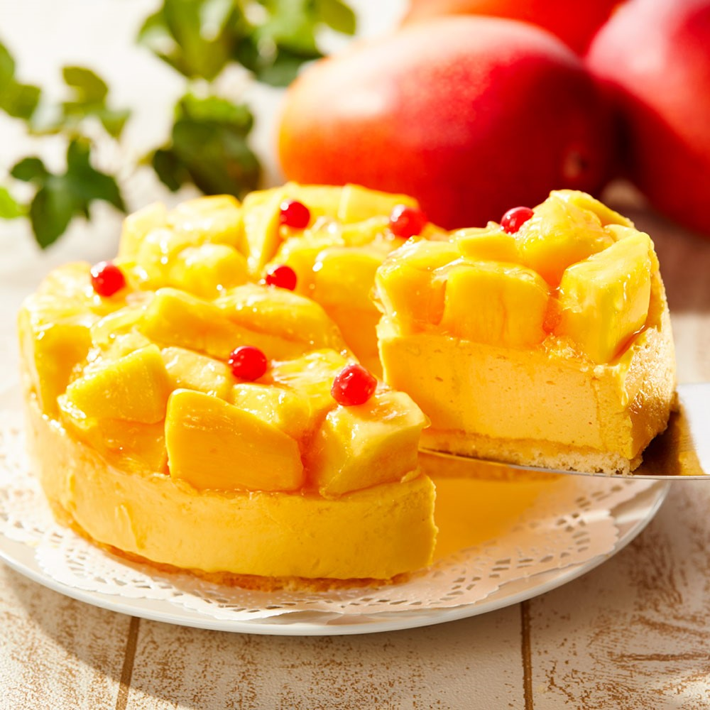 マンゴーの王様「アルフォンソマンゴー」×芳醇な香りと甘みの「アップルマンゴー」のケーキ