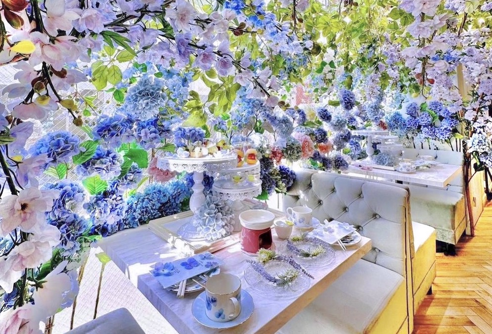 その目黒川沿いにあるアフタヌーンティー専門店「オートクチュールカフェ」が4月27日〜7月3日、紫陽花をテーマとしたアフタヌーンティーセットを展開する。現時点ですでに7月3日まで満席の人気ぶりだという。