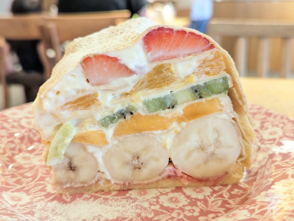 At 'Afternoon Tea - Love and Table' Omotesando branch. The regular menu item 'Fruit Fruit Mille Crepe' is priced at 1,925 yen including tax (comes with a drink).