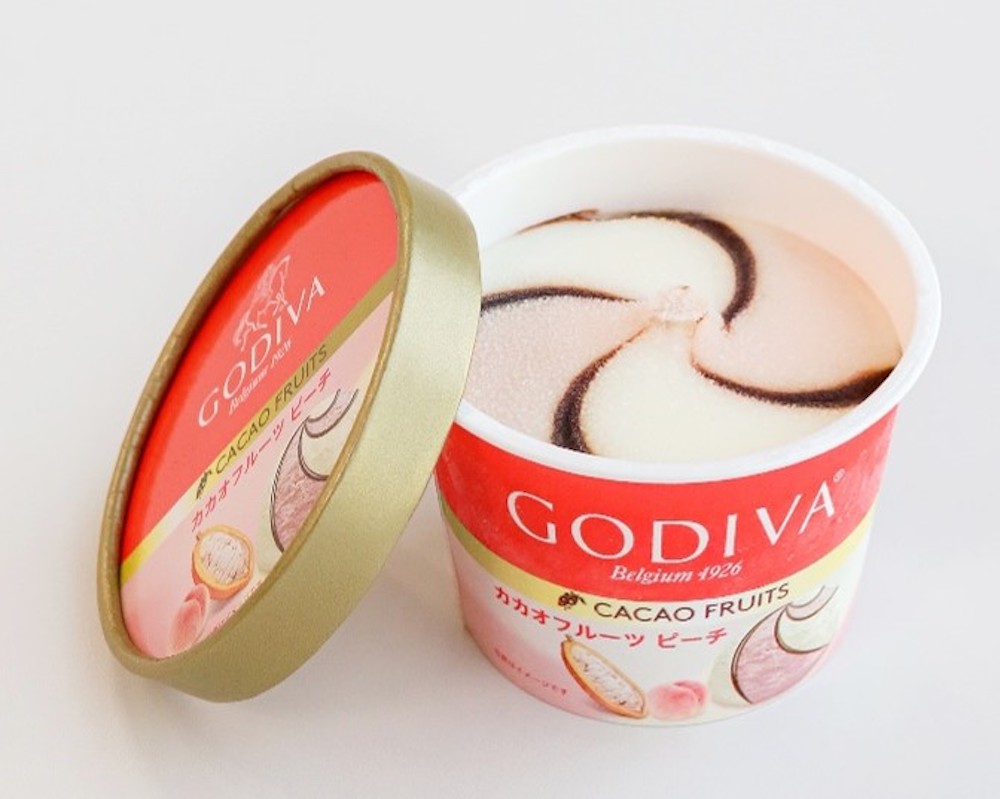 ゴディバ ジャパンは6月19日より、ゴディバの「カップアイス」としては初となる、カカオフルーツアイス「カカオフルーツ ピーチ」を一部のゴディバショップ限定、全国のスーパーマーケットにて順次、数量限定販売する。