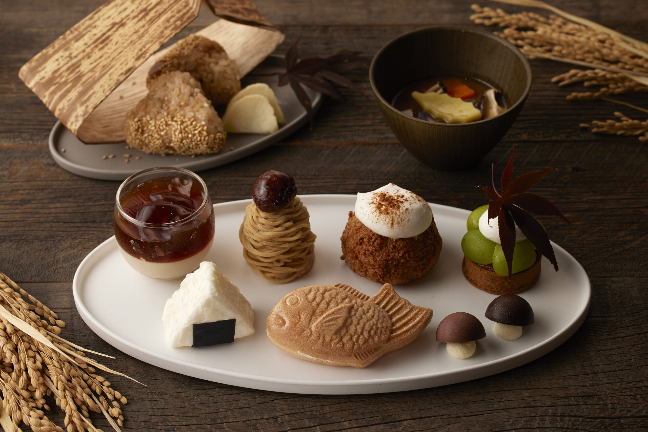 ホテル「ハイアット セントリック 銀座 東京」は9月1日〜9月30日、11月1日〜11月30日、秋のスイーツが味わえる「芋 栗 新米！秋のまんぷくアフタヌーンティー」」を提供する。
