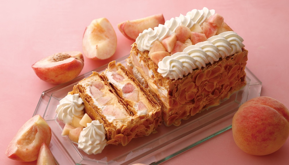 「キハチ 青山本店」は7月19日〜9月6日、白桃をパイ生地で挟んだ夏のスペシャルデザート「KIHACHIの白桃パイ」を提供する。