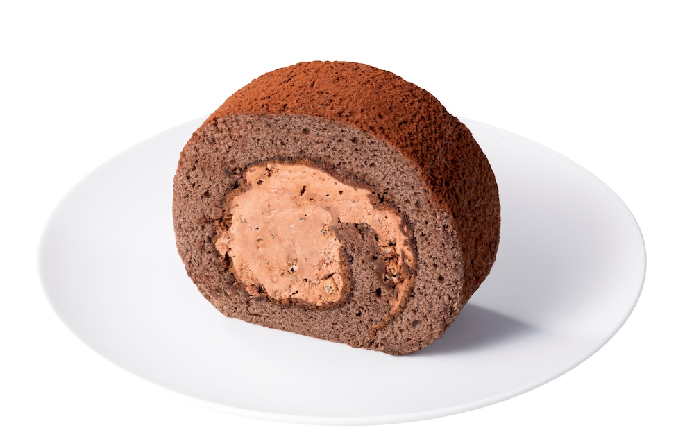 ゴディバ ジャパンは7月15日より、全国の一部ゴディバショップ限定で「ショコラ ロールケーキ」および「モンブラン チョコレート」を販売する。ゴディバショップでは初のチルドケーキ販売となる。