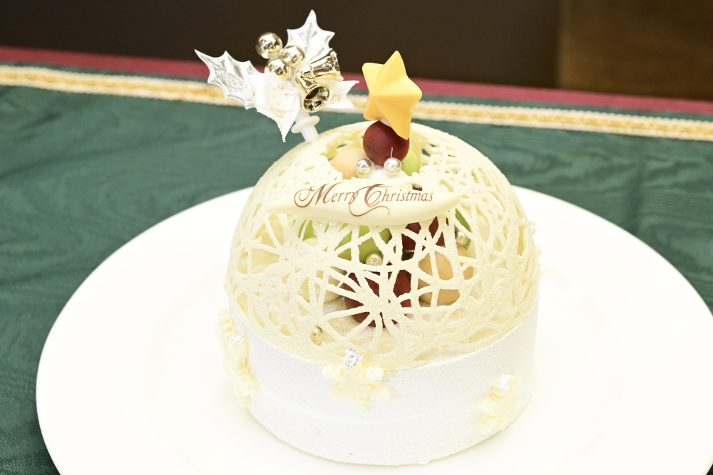 審査員特別賞に選ばれたムースケーキ「ブール ア ネージュ ド ノエル（Boule à neige de Noël）」