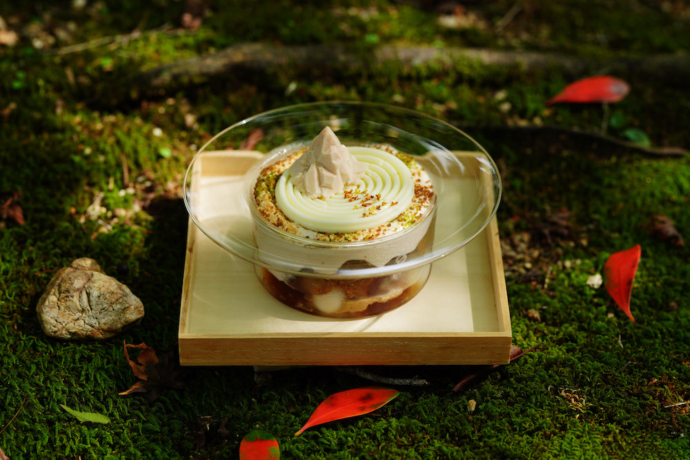 京都宇治の源氏物語ミュージアム館内の日本茶・スイーツを提供する「雲上茶寮（うんじょうさりょう）」は9月20日より、秋の季節限定メニューを提供スタートする。