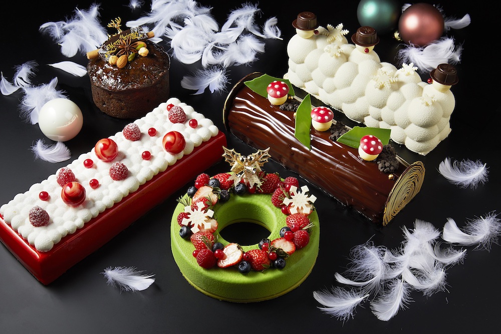 ANAインターコンチネンタルホテル東京は10月10日より、2階のパティスリー「ピエール・ガニェール パン・エ・ガトー」にて、クリスマスシーズンに向けて販売するホテルメイドケーキや特製ローストチキンなどのテイクアウト商品の予約受付をスタートする。 