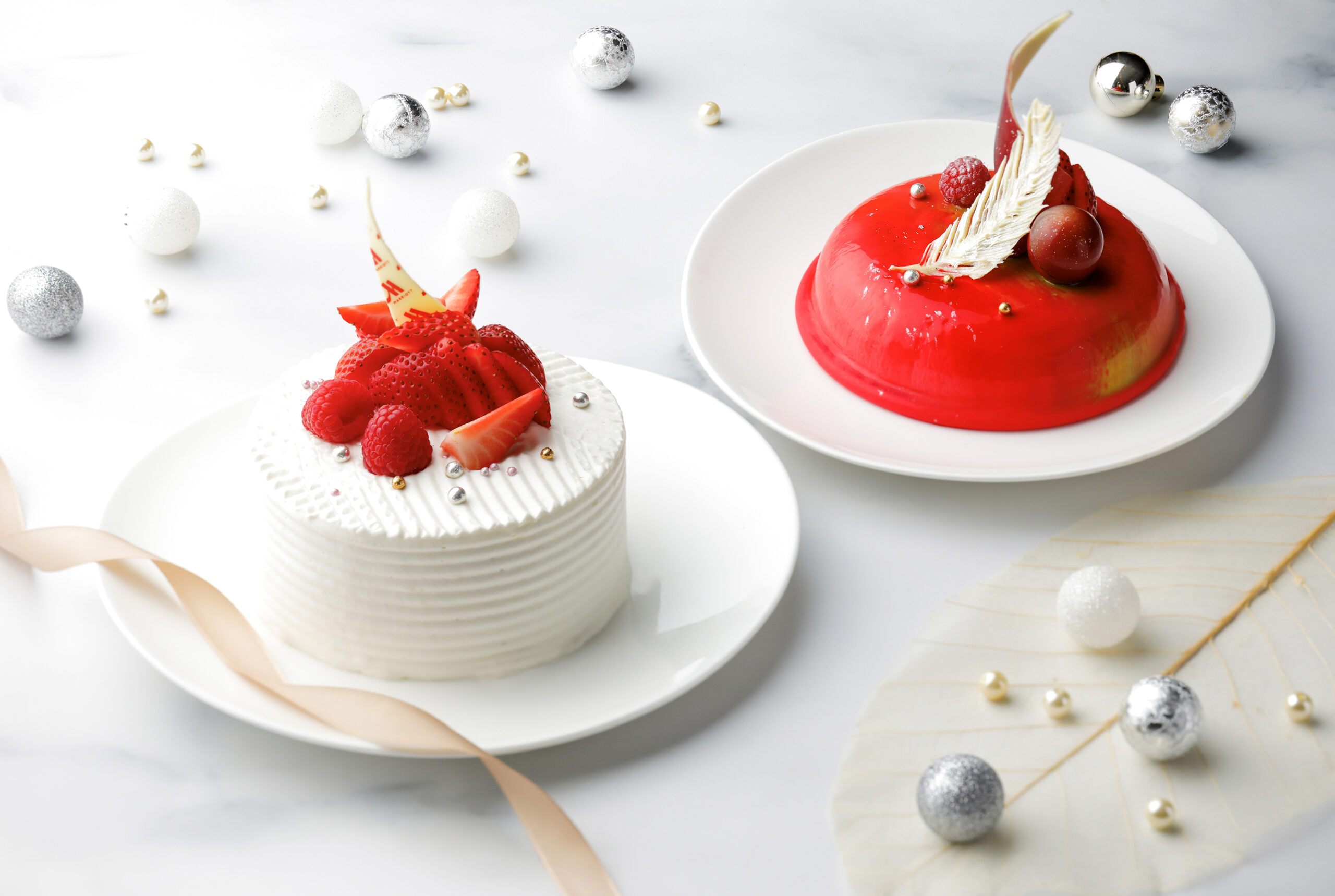 滋賀・守山市の琵琶湖マリオットホテルは10月23日より、2種のクリスマスケーキ「ノエルプラネット」、「生クリームデコレーション」の予約受付をスタートする。