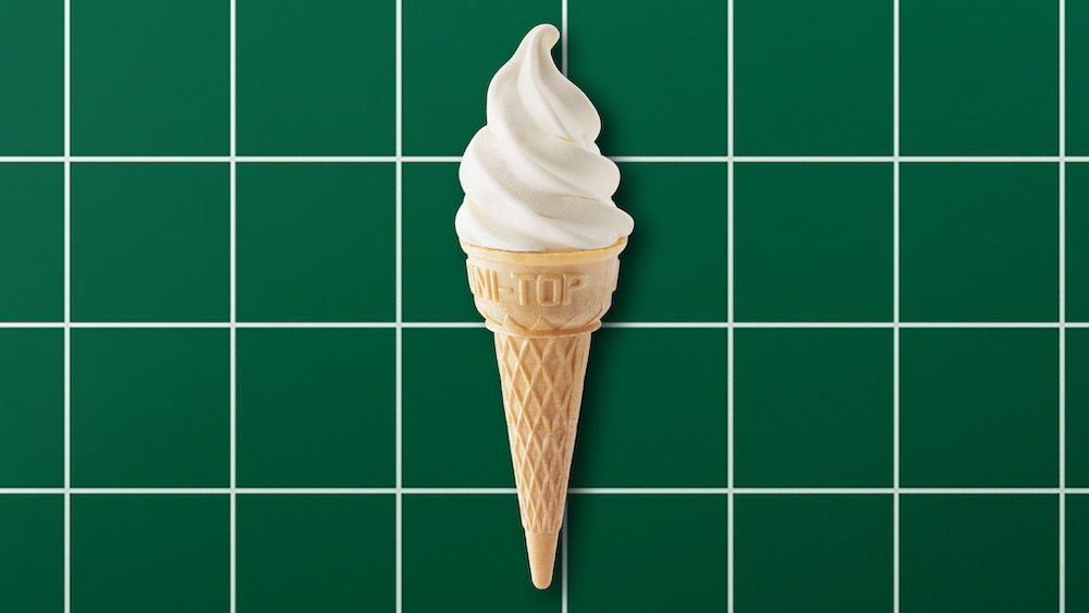 イケア・ジャパンは10月19日より、植物由来の原料でつくったプラントベースソフトクリームを全国店舗で発売開始する。これにより、乳を使用したミルク味のソフトクリームの提供を終了する。