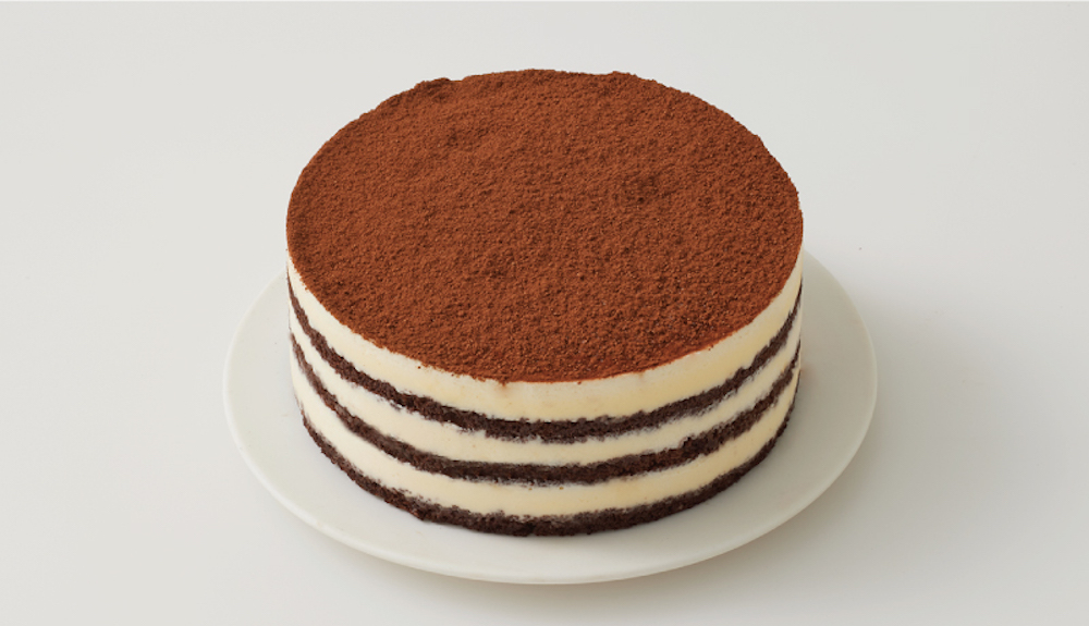 小樽洋菓子舗ルタオは、今秋リニューアルしたティラミスのケーキ「ティラミスノルド」のお取り寄せ販売をスタートした。価格は税込み2,592円（別途送料990円）。