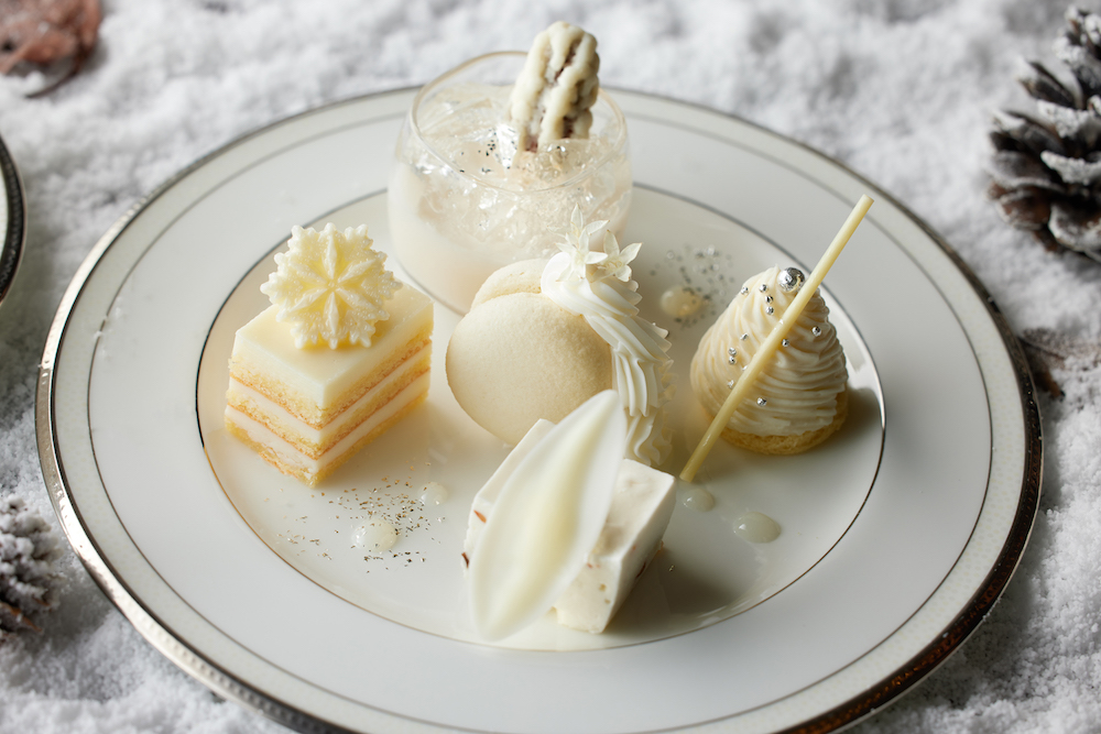 アーモンドミルクプリン／クリームチーズと白餡のモンブラン／カッサータ／ホワイトオペラ／バニラのマカロン