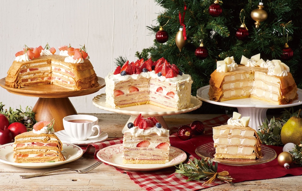 「アフタヌーンティー・ラブアンドテーブル（Afternoon Tea LOVE&TABLE）」は11月16日より、「ベリーとマスカルポーネのクリスマスミルクレープ」や新作「自家製キャラメルクリームとりんごのミルクレープ」など期間限定ミルクレープ3種を順次発売する。