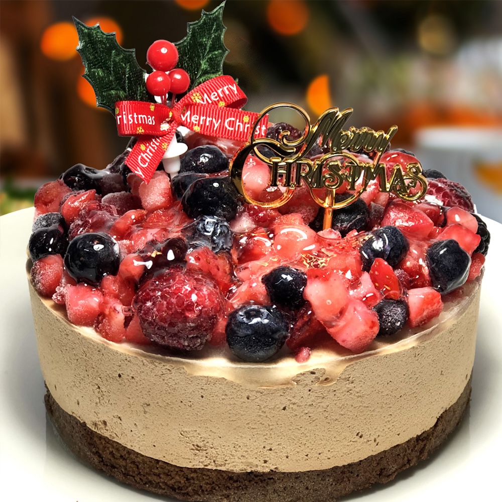 福岡の老舗スイーツ専門店「ストロベリーフィールズ」は11月1日より、自社オンラインストアなどで、クリスマスケーキの予約受付をスタートした。