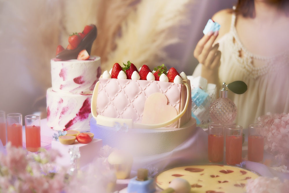 スイーツビュッフェ「恋するイチゴ ～Cosmetic Sweets × French Cuisine～」イメージ