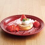 「たっぷり苺とストロベリーホイップのパンケーキ（1枚）」単品・税込み970円