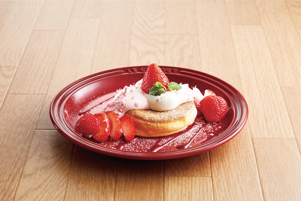 「たっぷり苺とストロベリーホイップのパンケーキ（1枚）」単品・税込み970円
