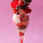 「大人のご褒美パフェ～Strawberry & Chocolate～」税込み2,090円（別途サービス料）