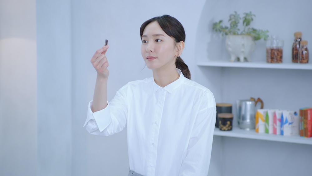 「明治 ザ・チョコレート」新CM「What is luxury to you?」篇ビジュアル