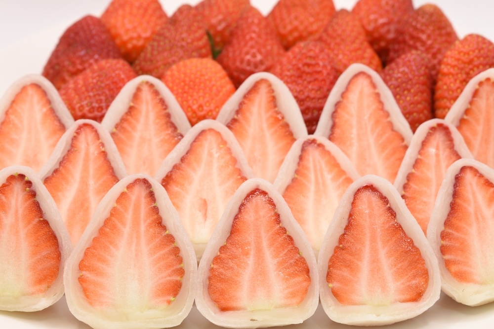 初出店の「ストラベリー」が提供する全国のいちご 8種類の「いちご大福」
