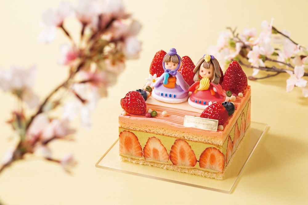 リーガロイヤルホテル東京は3月1日～3日、テイクアウトショップ「メリッサ」にて、「ひな祭りケーキ」を展開する。30台限定。価格は税込み4,000円。3日前までの事前予約制。