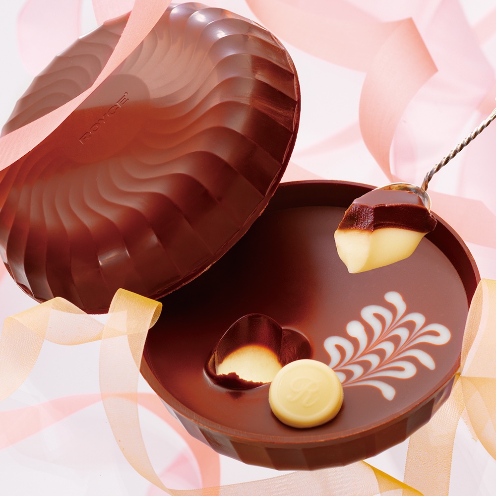北海道発のロイズは1月9日より、バレンタイン時期限定の「生チョコレート[プレシャス]」を展開する。価格は税込3,645円。
