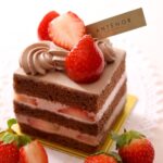 2月1日〜2月14日に提供する「あまおう（紅ほっぺ）苺のショコラショートケーキ 」735円