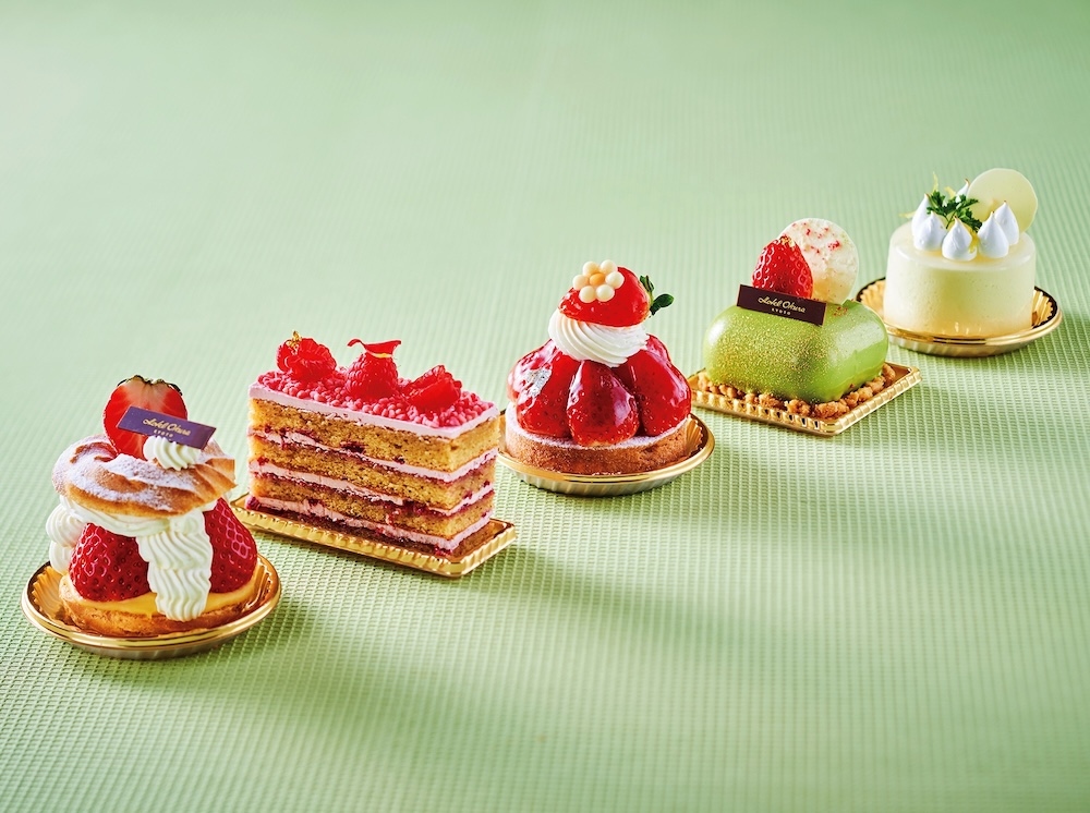 ホテルオークラ京都は3月1日〜4月30日、「カフェ レックコート」にて、イチゴを主役にした「いちごフェア」を展開する。