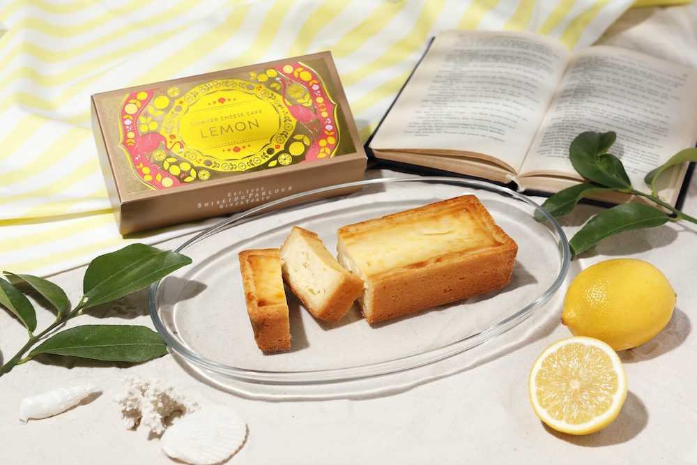 資生堂パーラーは4月25日より、「夏のチーズケーキ（レモン）」および「夏の手焼きチーズケーキ（レモン）」を数量限定で発売する。いずれもなくなり次第販売終了となる。