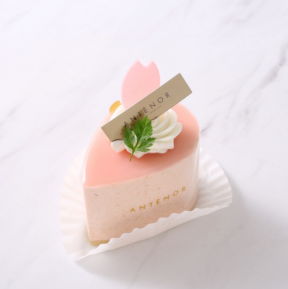 4月19日まで発売する「アンテノール」の「桜と紅茶のケーキ」