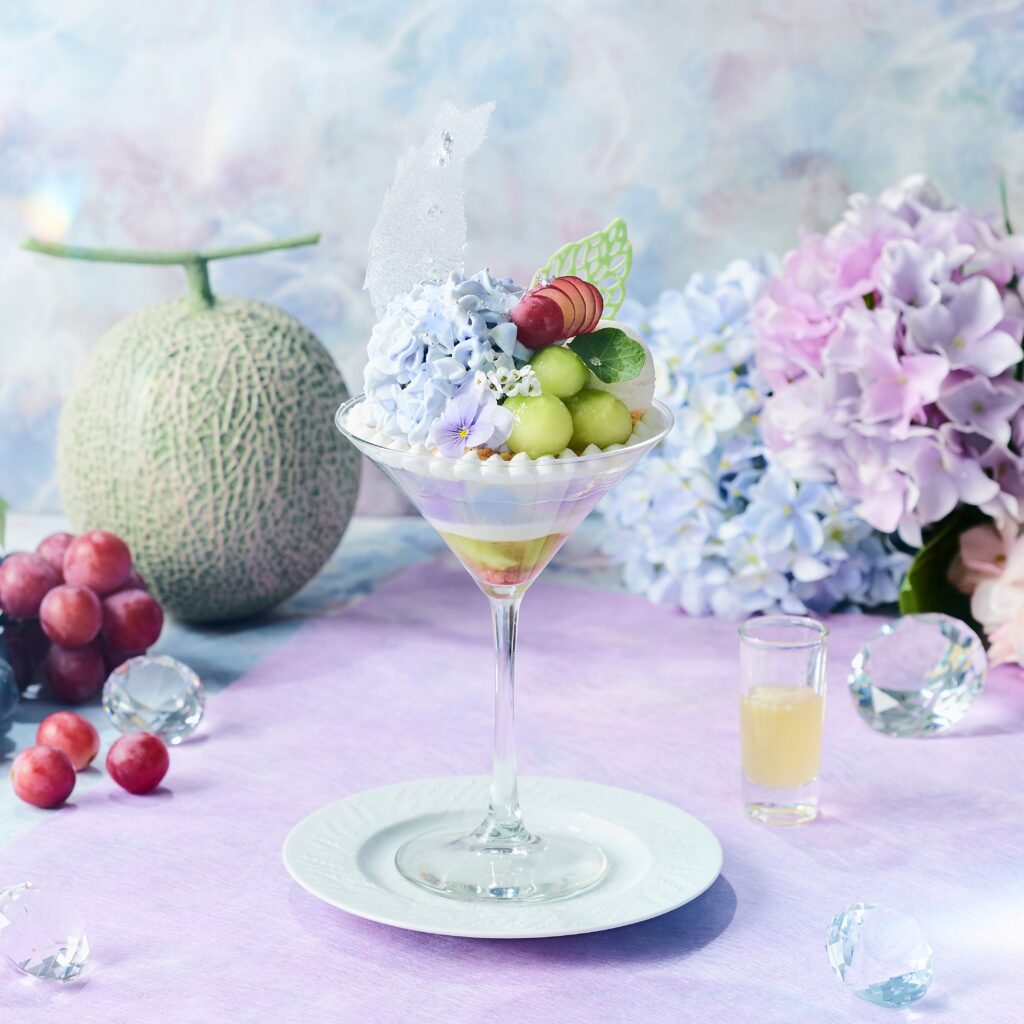 「紫陽花とメロンのブーケパフェ with ハーゲンダッツ」イメージ