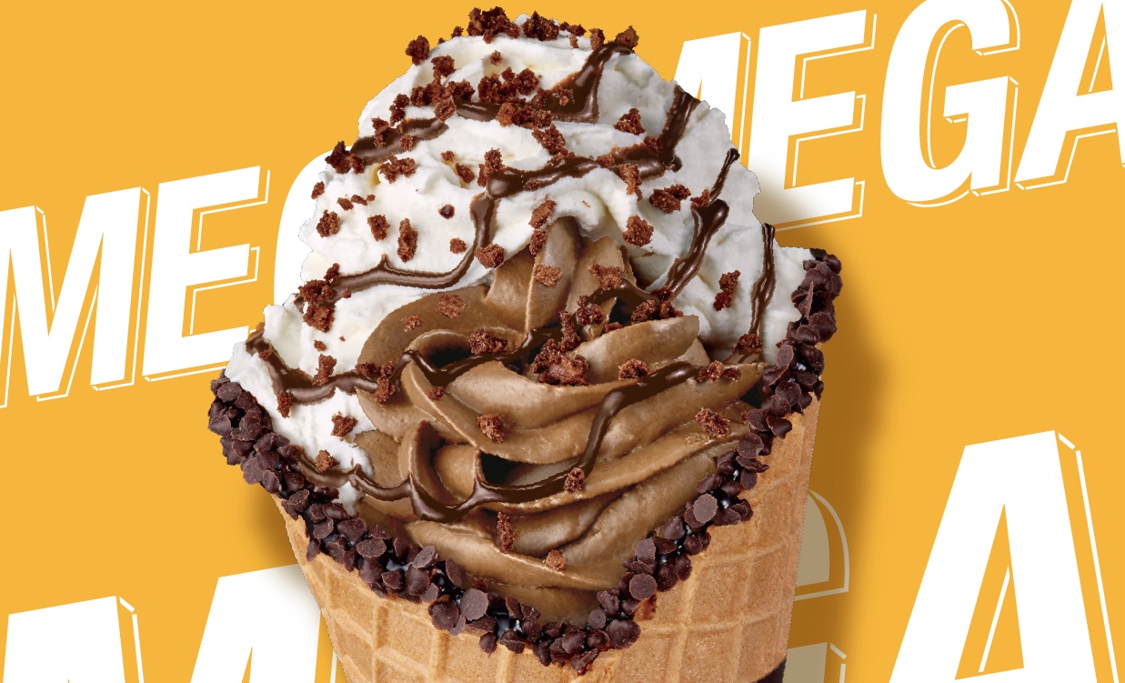 ゴディバは4月26日〜8月29日、メガサイズの「メガパフェ チョコレート」を全国のソフトクリーム取扱店にて数量・期間限定で販売する。なくなり次第終了となる見込み。価格は税込み790円。