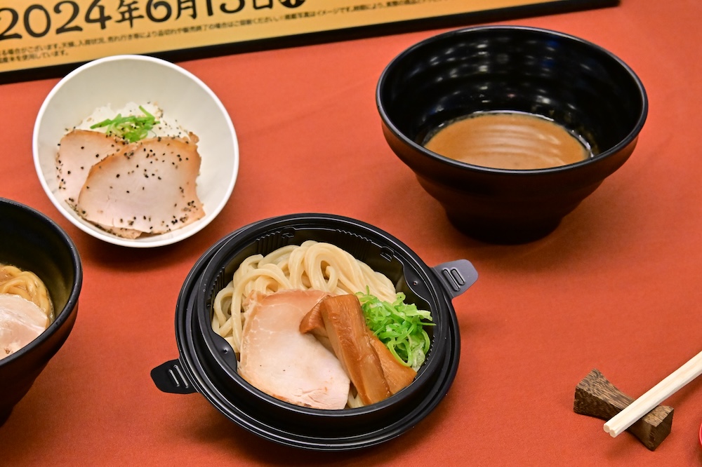 つけ麺業界の超有名店 「中華蕎麦とみ田」監修ラーメンのイメージ