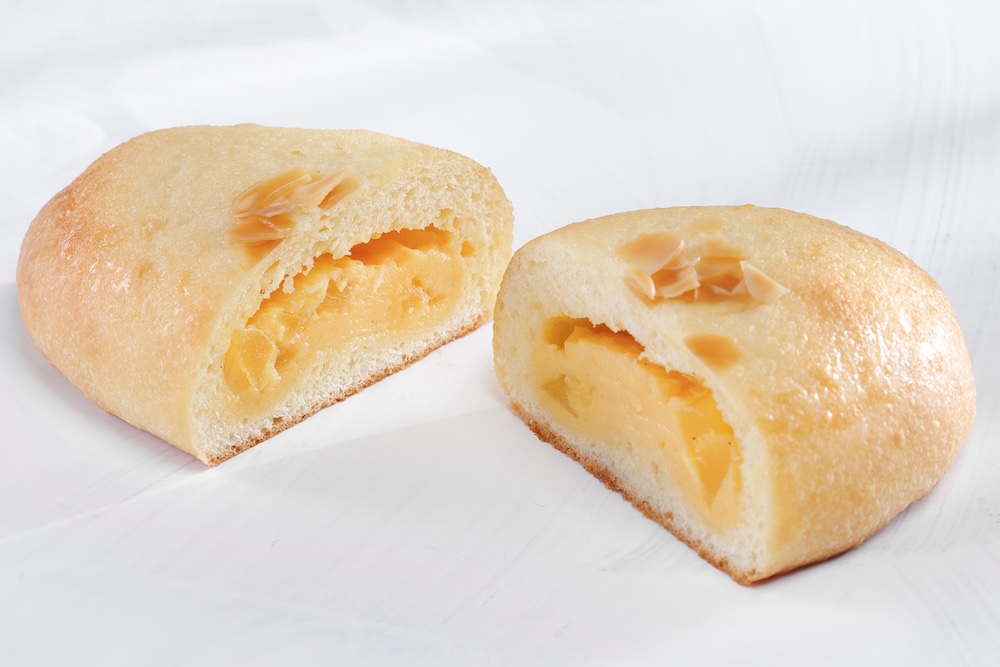 「マンゴークリームパン」税込み350円