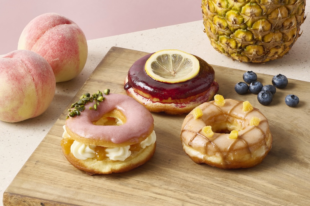 ドーナツファクトリー「コエ ドーナツ京都（koe donuts kyoto）」は8月1日〜9月1日、「plant based donuts vol.2 – fruits -」を展開する。