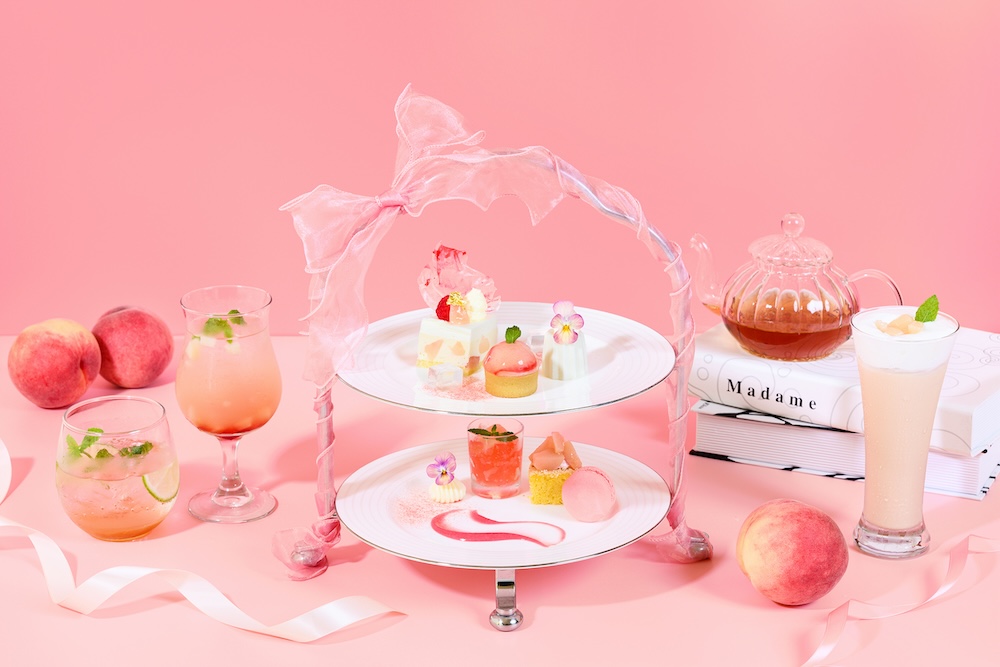 「アニヴェルセルカフェ みなとみらい横浜」は7月19日〜9月23日、「桃 Sweets Collection」を開催する。