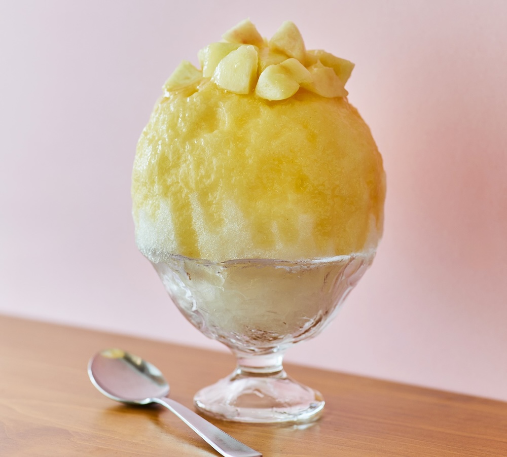 「にしのみや果汁店」の「桃のかき氷」1,430円