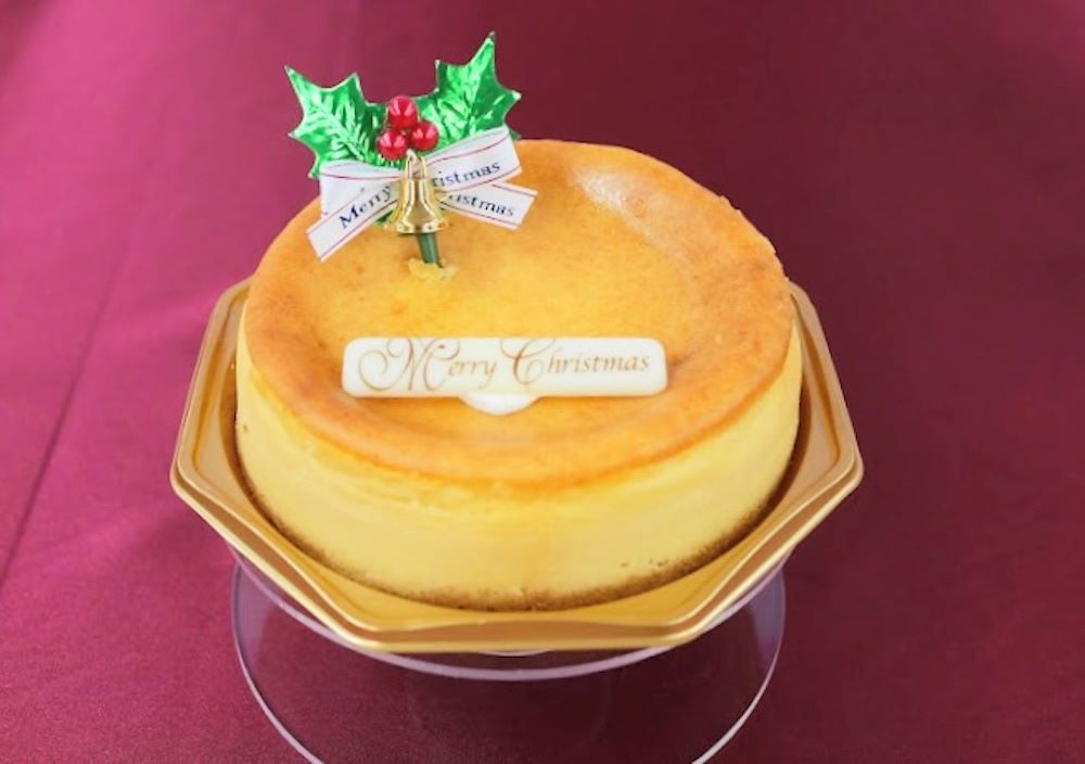 4種のチーズを使用した「クリスマスプレミアム濃厚ベイクドチーズケーキ」税込み4,300円