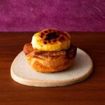 「THE STANDARD BAKERS TOKYO」のグランスタ東京限定「さつまいもブリュレデニッシュ」テイクアウト・税込み550円、イートイン・税込み561円