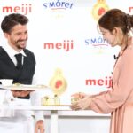 試食イベント「明治サンモレ “STANDING AFTERNOON TEA” 」の様子