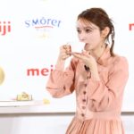 試食イベント「明治サンモレ “STANDING AFTERNOON TEA” 」の様子