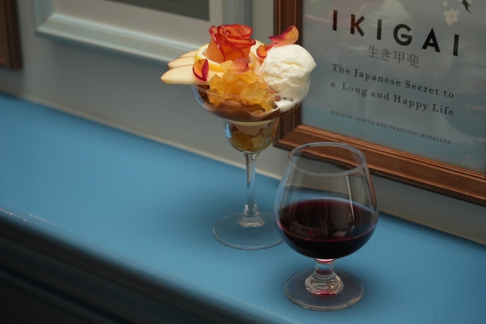 「パンと薔薇と。」税込み1,800円