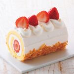 「あまおうロールケーキ」ホール・税込み3,000円、カット・税込み870円