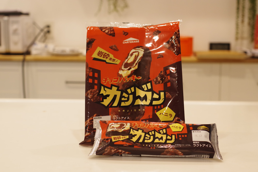 「チョコバッキーカジゴン」1本税込み108円、6本入り・税込み594円