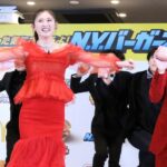 「N.Y.バーガーズチャレンジ」でロールダンスに挑戦するゆうちゃみさん