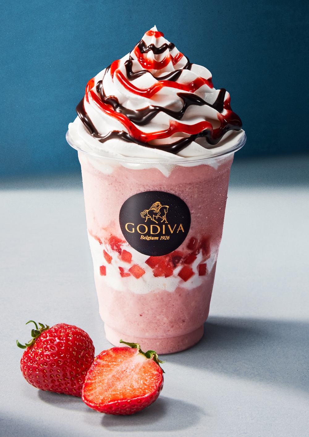 「GODIVA」が販売する「あまおういちご ホワイトチョコレート ショコリキサー」　レギュラーサイズ・税込み790円